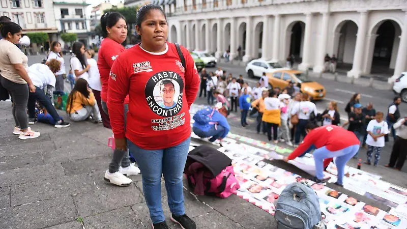 Colectivos de búsqueda protestan en Xalapa